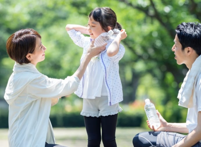 打ち合わせをしている女性